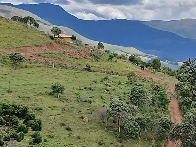#175 - Casa para Venda em Baependi - MG